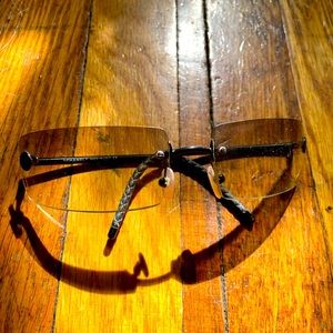 AUTHENTIC Chanel Sunglasses throwback 2000s vibes. Perfect condition lenses.